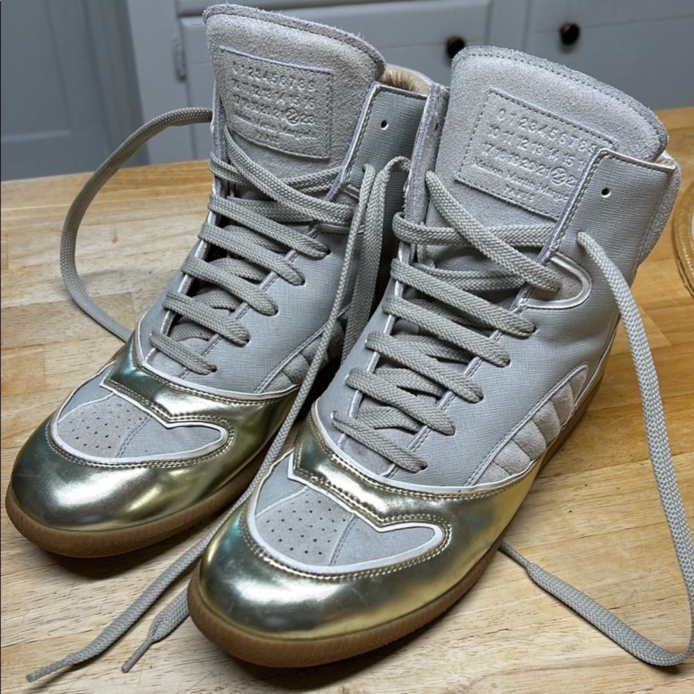 MAISON MARTÍN MARGIELA  High-Top Sneakers in metallic Gold and Gray/Cream